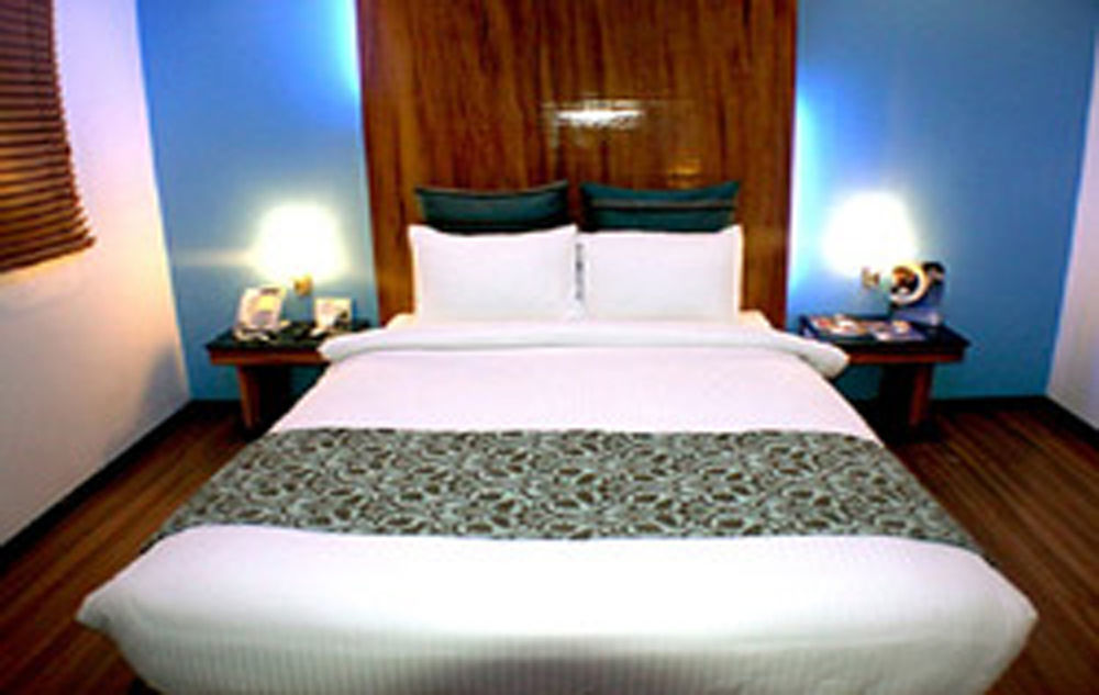 Pghi Hotel Quezon City Exterior foto